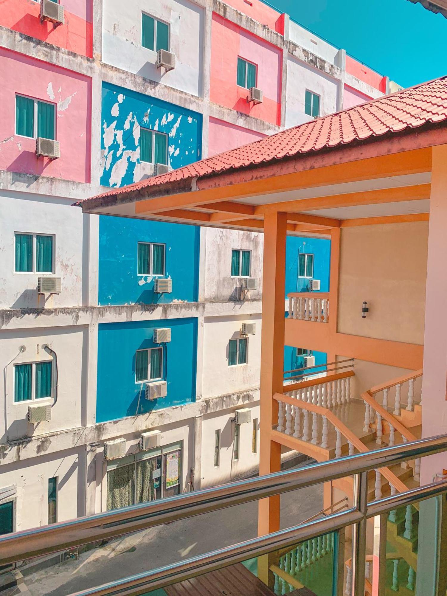 Amzar Motel Cenang 珍南海滩 外观 照片