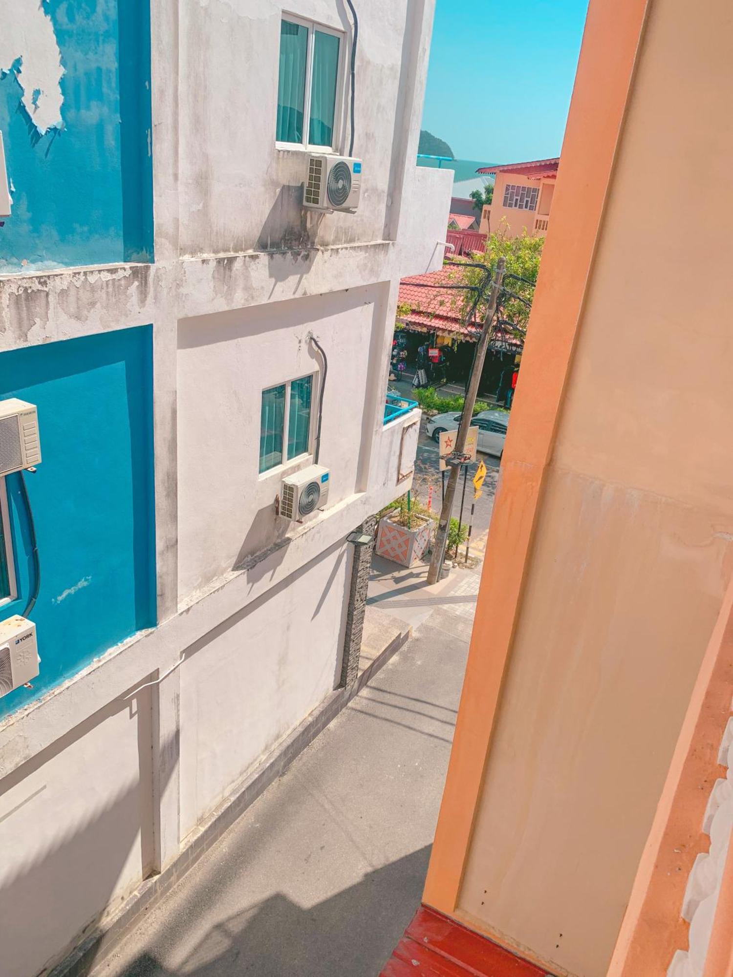 Amzar Motel Cenang 珍南海滩 外观 照片